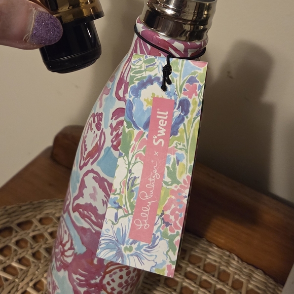 Lilly Pulitzer Floral Insulated Bottle - Gold and Pink - Picture 5 of 10